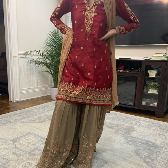 Fancy Pakistani Embellished Gharara Wedding Indian Party Wear Shalwar Kameez - Picture 9 of 11